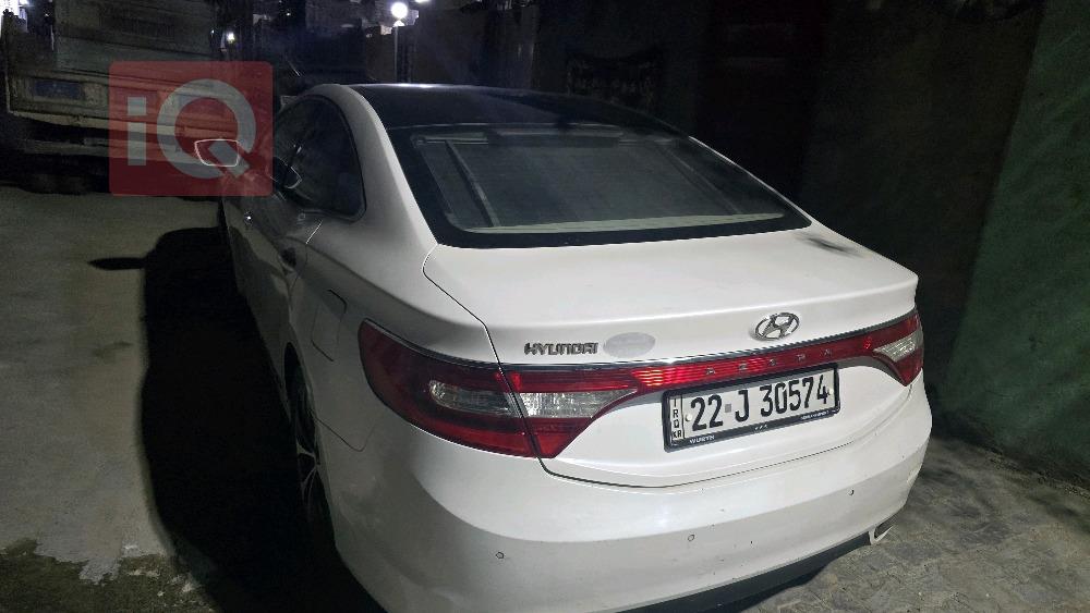 هيونداي أزيرا